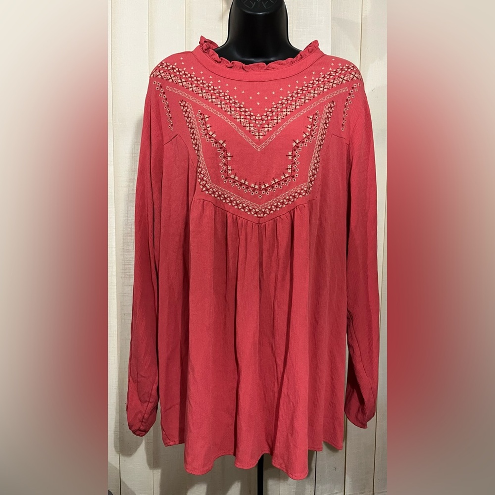 Torrid Coral Embroidered V-Yoke Tunic SZ 2 EUC!